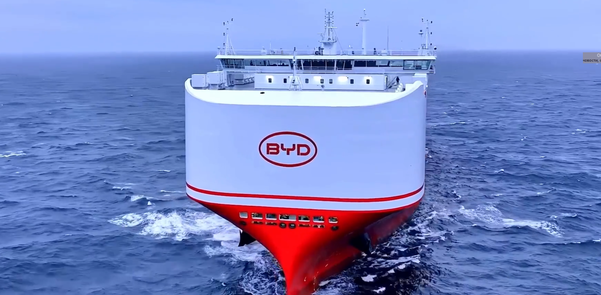 byd-уже-создал-целую-флотилию-для-доставки-судов-по-всему-миру:-восьмым-судном-стало-byd-jinan