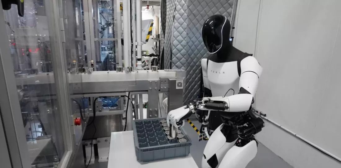 tesla-временно-приостановила-массовое-производство-роботов-optimus