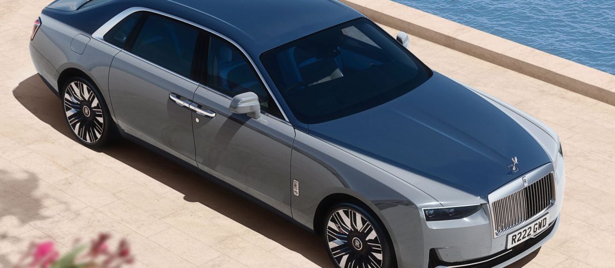 rolls-royce-ghost-extended-(series-ii)-прибыл-в-Россию,-его-продают-по-цене-aurus-senat