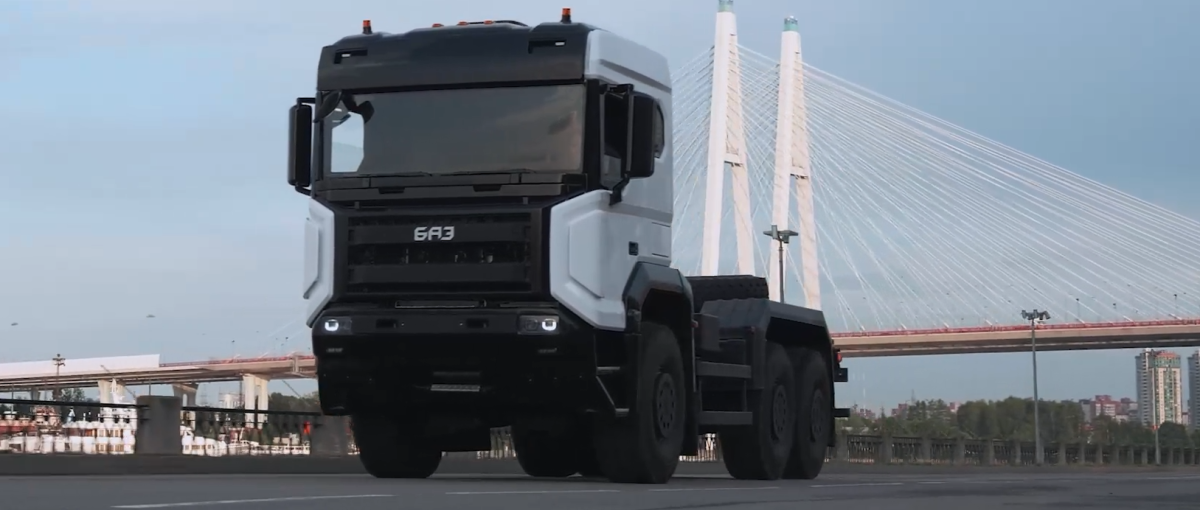 Вместо-scania-и-man:-отечественные-БАЗ-с-дизелями-ЯМЗ-6531-готовы-к-выходу-на-российский-рынок