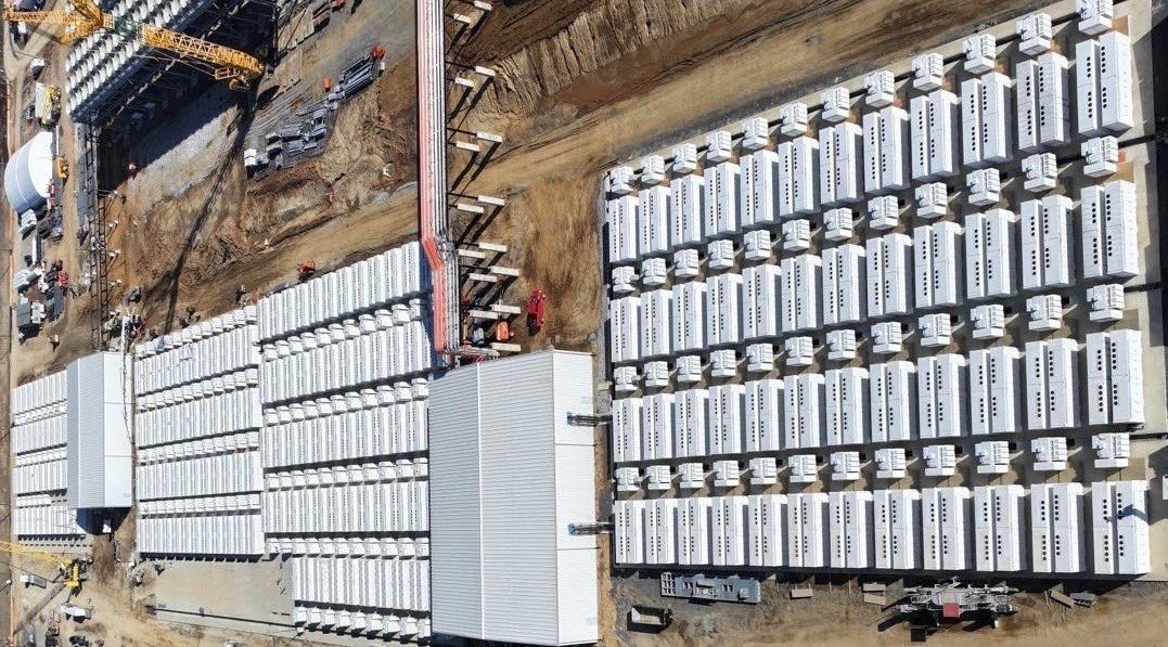 «Самый-мощный-компьютер-в-мире»-colossus-ii-питают-420-«батареек»-tesla-megapack-стоимостью-400-млн-долларов