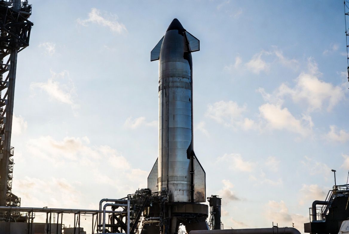 spacex-ускорилась:-super-heavy-нового-поколения-уже-почти-готов,-starship-на-подходе,-скоро-начнутся-испытания