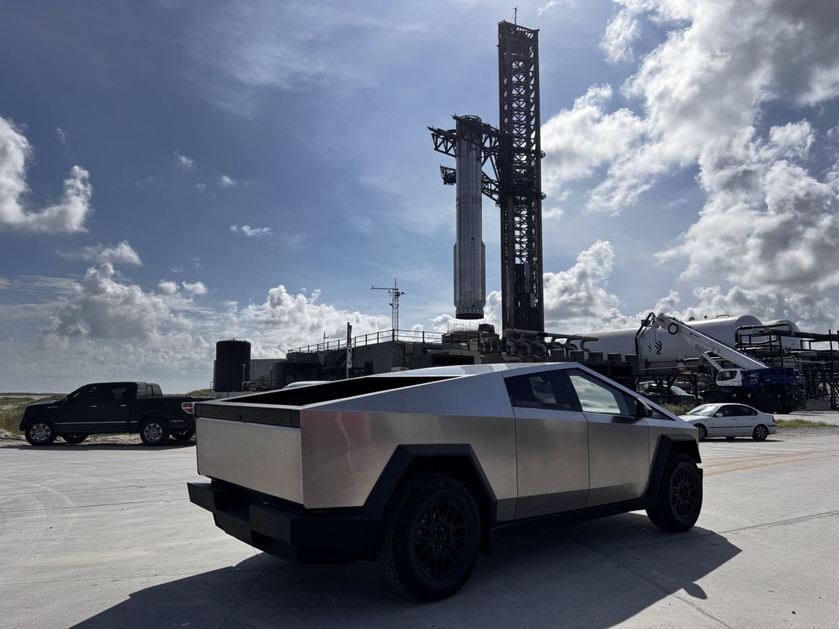 super-heavy-доставили-на-стартовую-площадку-перед-последним-стартом-starship-этого-поколения