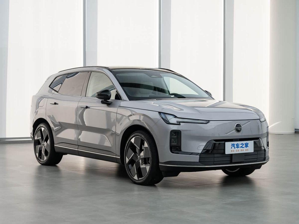 Он-заполнит-пробел-между-volvo-xc60-и-volvo-xc90.-Предродажи-совершенно-нового-volvo-xc70-стартуют-27-августа
