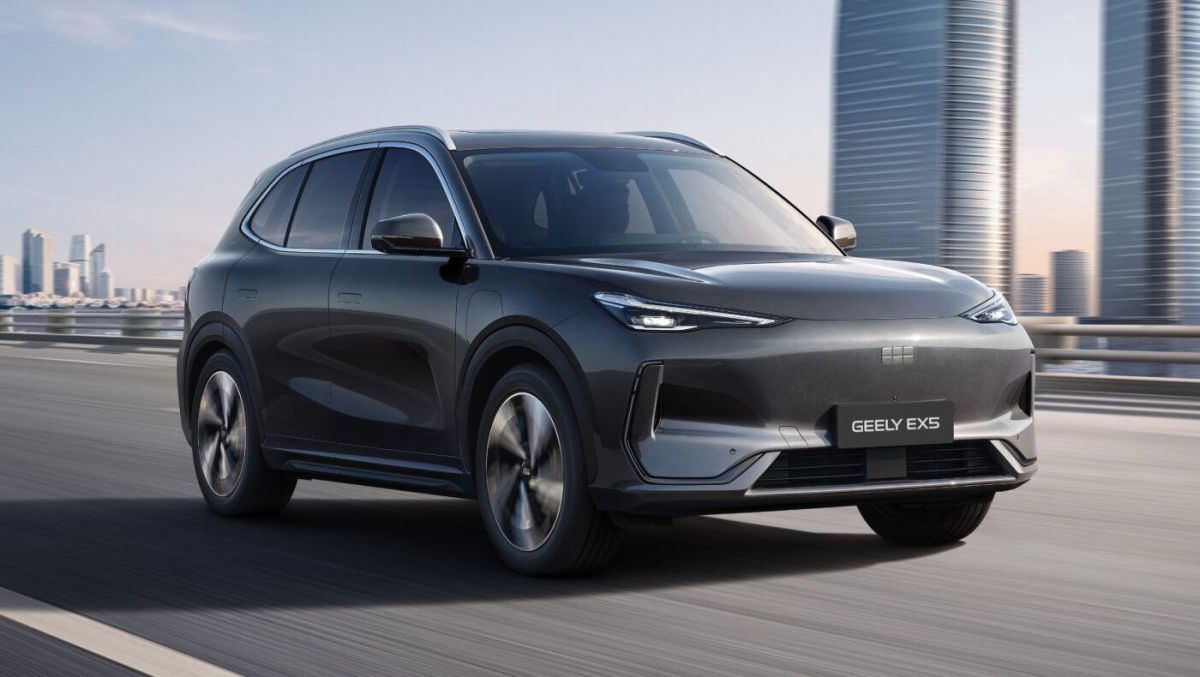 Первый-geely-с-ресурсом-1-млн-км-и-официальной-гарантией-по-цене-lada-vesta-—-теперь-вдвое-дешевле-в-Белоруссии,-чем-в-России