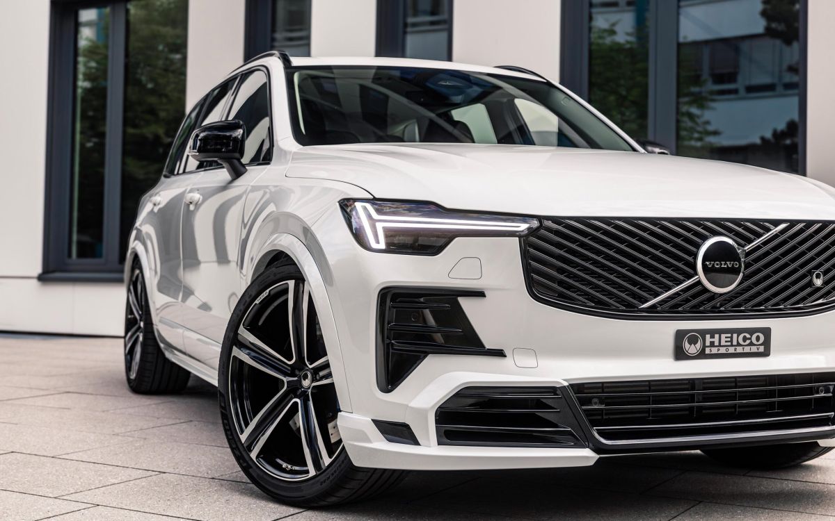 volvo-xc90-добавили-стиля-и-мощности:-наконец-то-флагманский-внедорожник-может-разгоняться-больше-180-км/ч