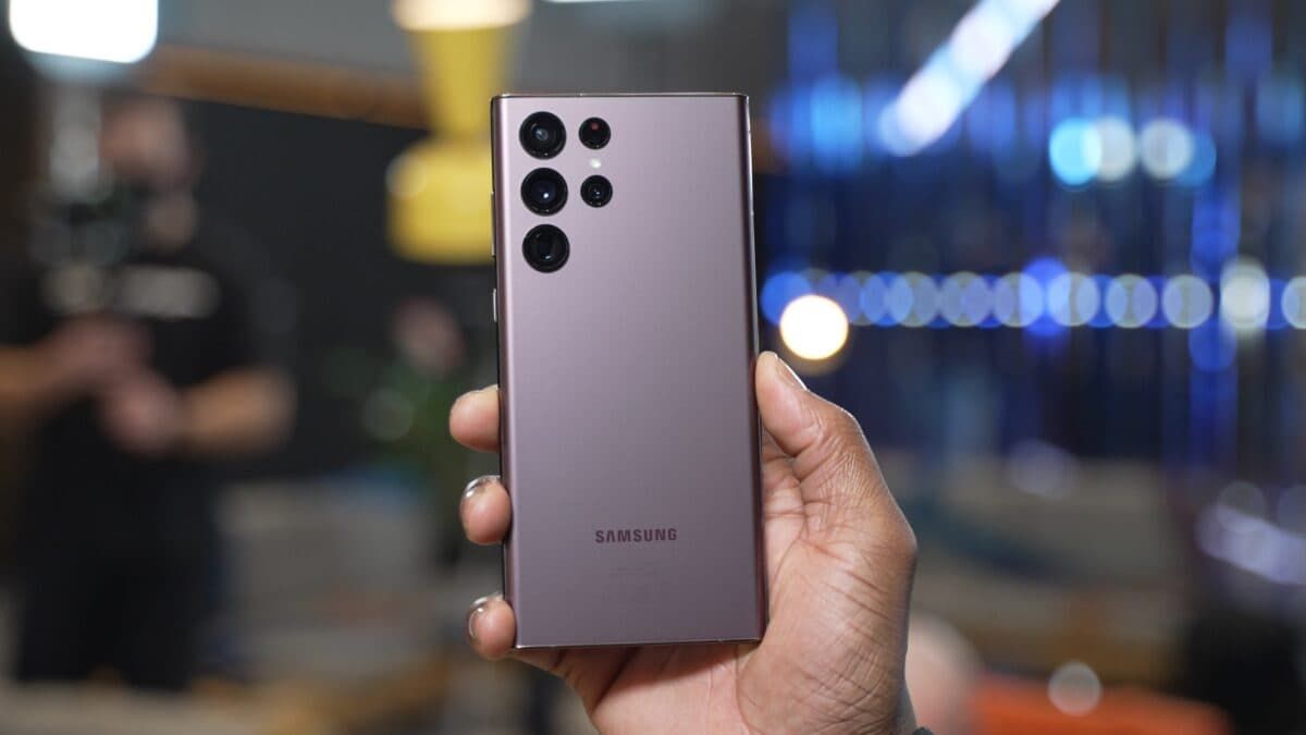 Фото: Samsung выпустила важное обновление для Galaxy S22, Galaxy S22 Plus и Galaxy S22 Ultra — оно повышает безопасность смартфонов