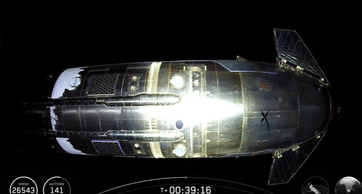 Фото: Исторические кадры: Starship впервые засняли в космосе со Starlink