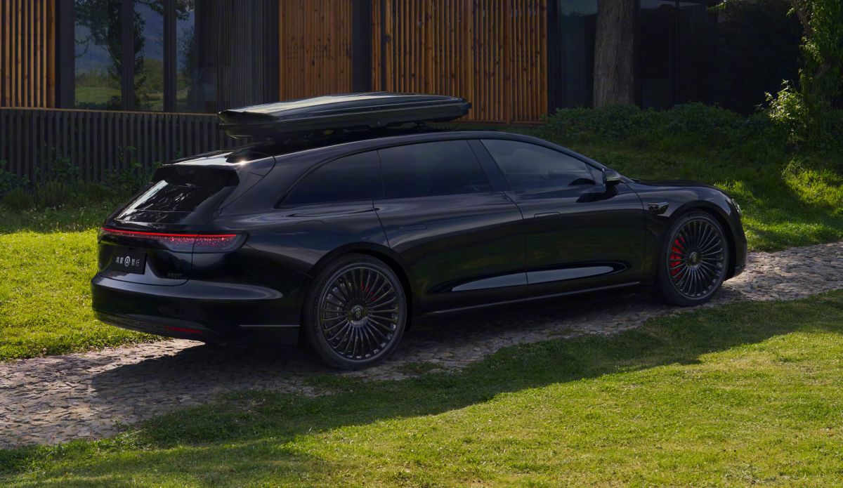 Крутая-замена-skoda-superb-и-volkswagen-passat-от-huawei-—-328-тыс-юаней-(3,64-млн-рублей).-Стартовали-предпродажи-универсала-stelato-s9t-с-запасом-хода-1300-км