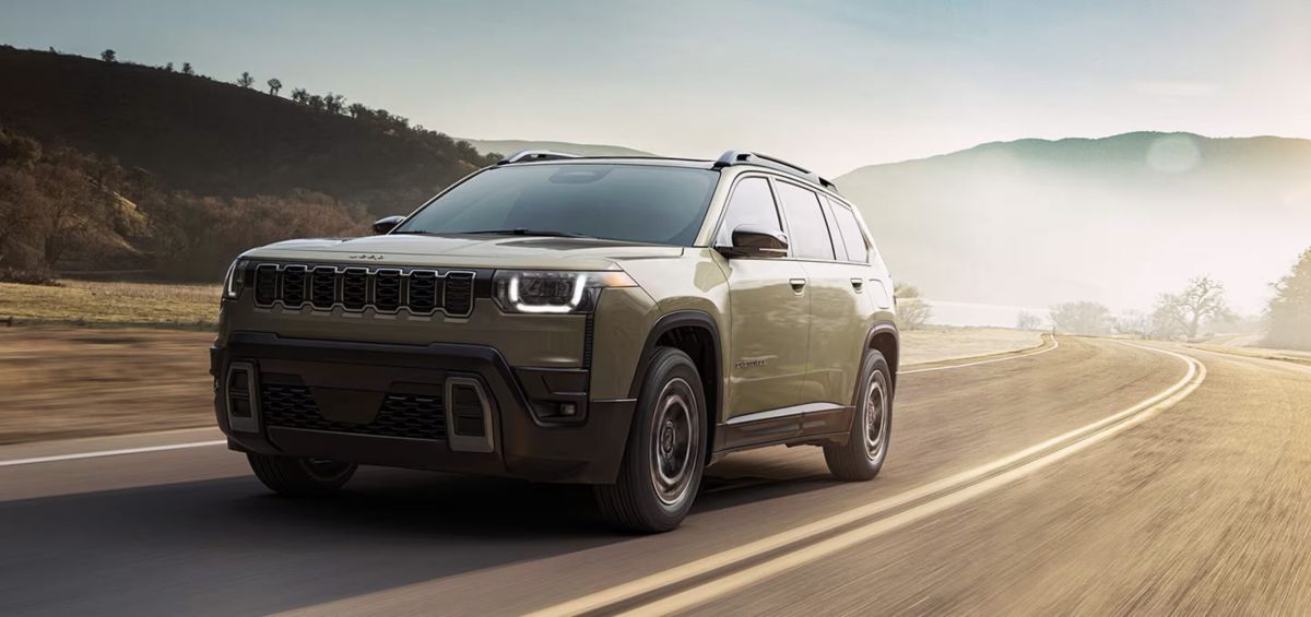 Подвиньтесь,-honda-pilot-и-volkswagen-touareg.-Представлен-совершенно-новый-jeep-cherokee-—-с-полным-приводом-в-базе-и-1,6-литровым-мотором