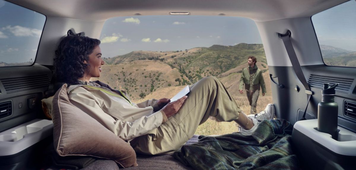 «Кирпич»-уйдёт-в-историю:-hyundai-santa-fe-2027-откажется-от-рубленых-форм-и-«робота»-в-пользу-более-плавных-линий-и-классического-«автомата»