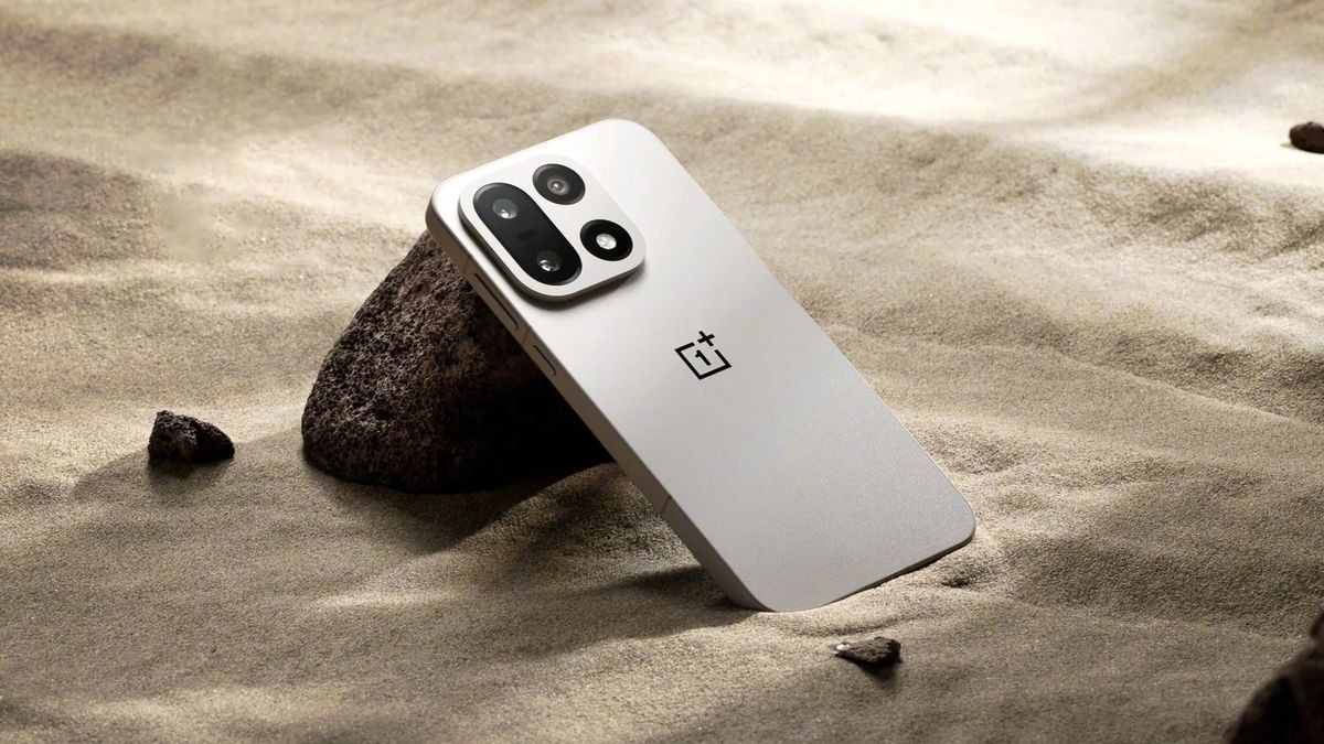 Странные-165-Гц.-В-oneplus-15-теперь-можно-использовать-экран-на-полную-в-приложениях,-но-адаптивная-частота-(от-1-Гц)-перестаёт-работать