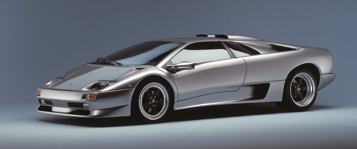 Культовый-lamborghini-diablo-с-пробегом-всего-1900-км-продают-в-России:-это-61-й-экземпляр-из-первых-двух-тысяч-произведённых-автомобилей