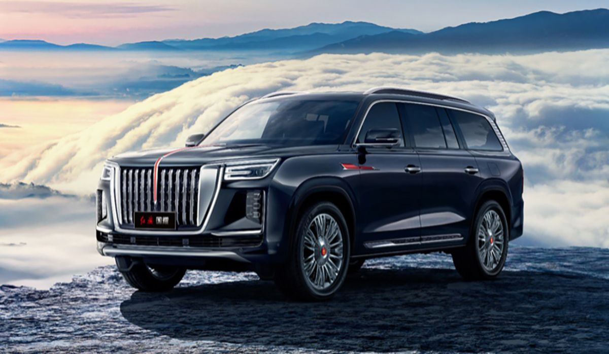 «Китайский-aurus-komendant»-вышел-в-продажу.-Обновленный-hongqi-guoyao-2026-получил-4,0-литровый-мотор-v8-при-цене-1,56-млн-юаней-(18-млн-рублей)