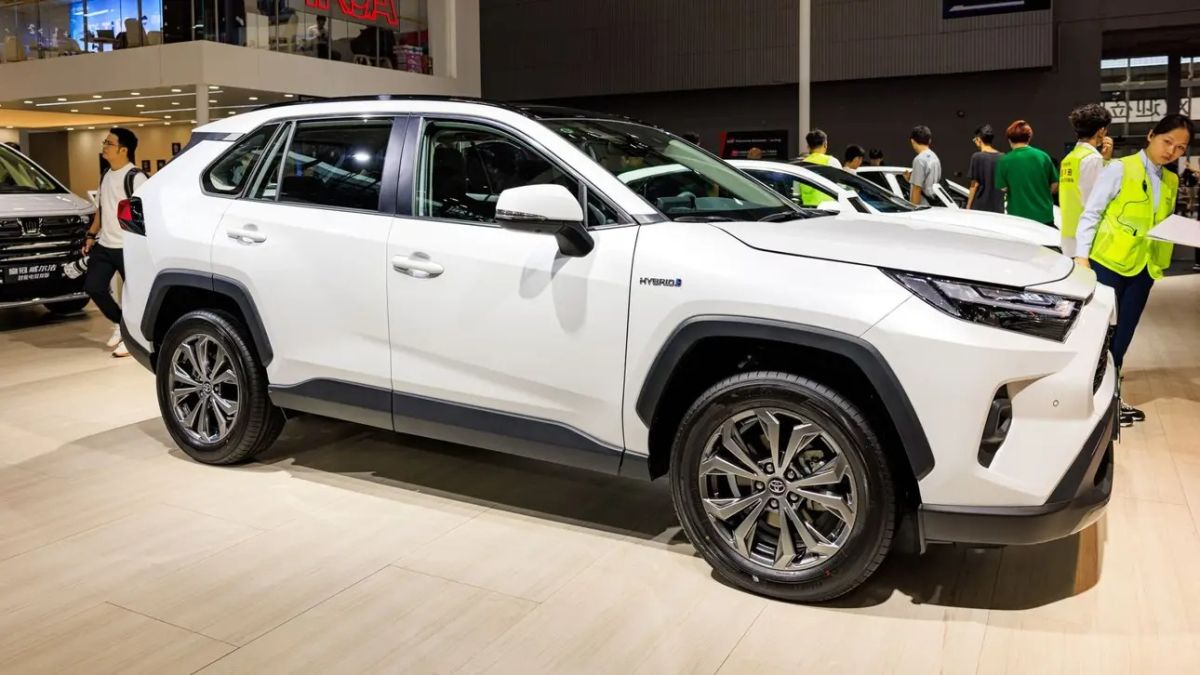 toyota-сохранила-чисто-бензиновые-версии-для-нового-rav4-2026-в-Китае