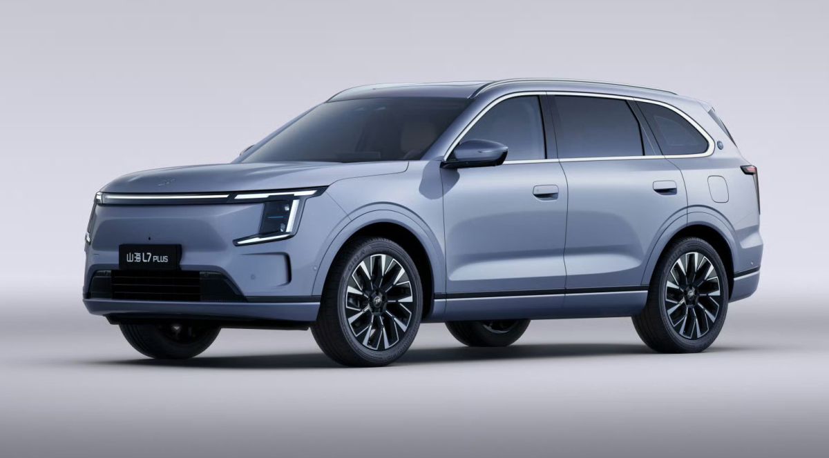 Новый-уровень-для-jetour-Новейший-jetour-x70l-оценили-всего-в-142,9-тыс-юаней-(1,7-млн-рублей).-Это-аналог-geely-monjaro-с-254-сильным-мотором-и-8-ступенчатым-«автоматом»