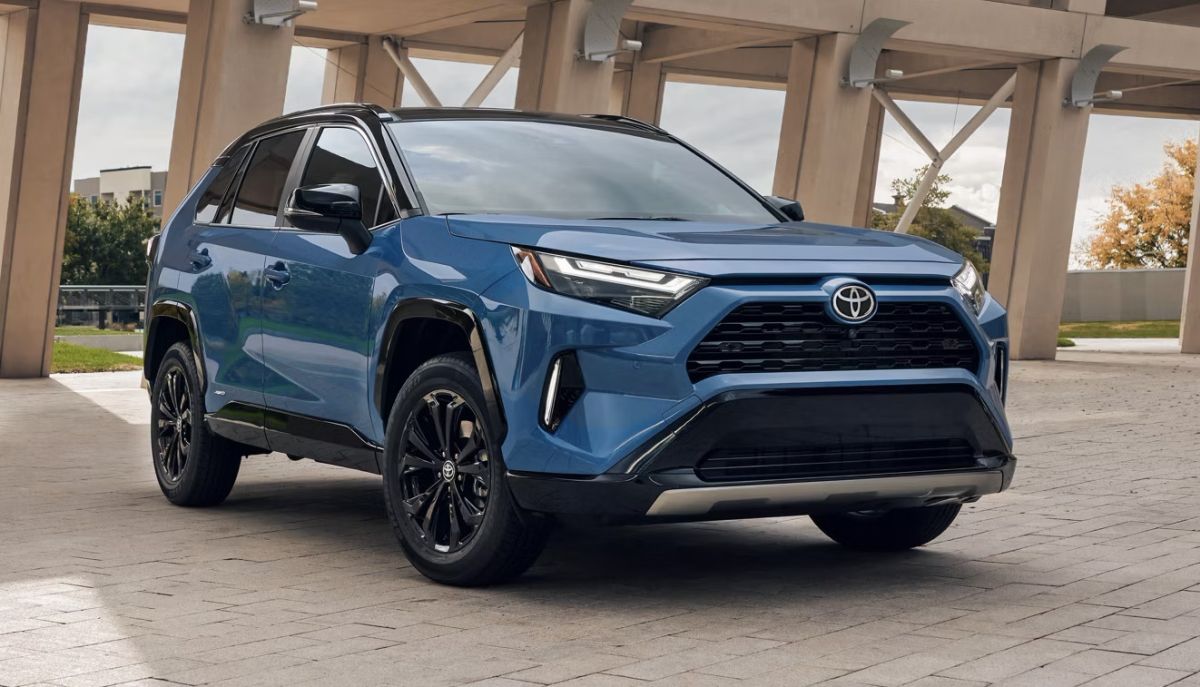 toyota-corolla-и-toyota-rav4-—-самые-популярные-машины-в-мире-в-2025-году.-toyota-camry-и-toyota-hilux-—-в-топ-10,-а-наибольшее-падение-продаж-—-у-tesla-model-y