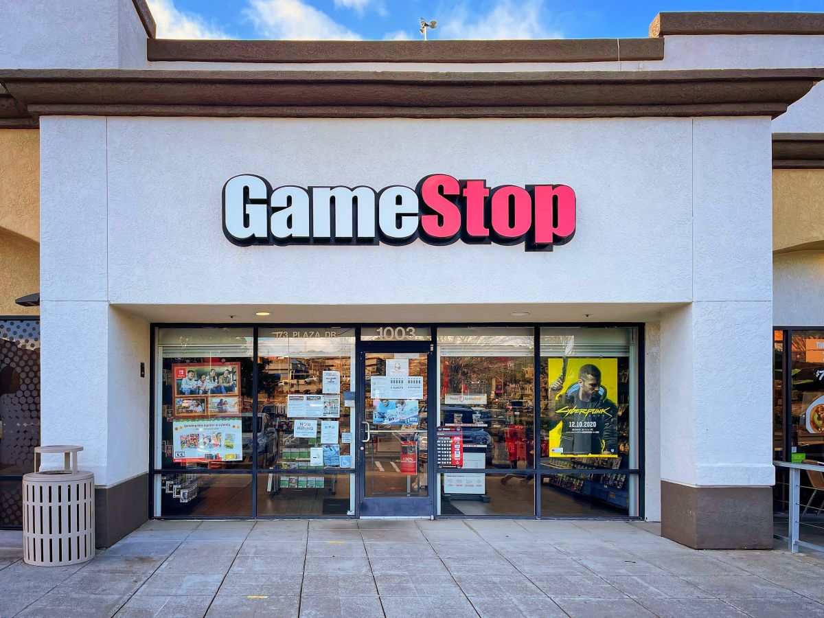Крупная-американская-сеть-gamestop-закроет-более-400-магазинов-в-США.-590-точек-уже-было-закрыто-в-прошлом-году