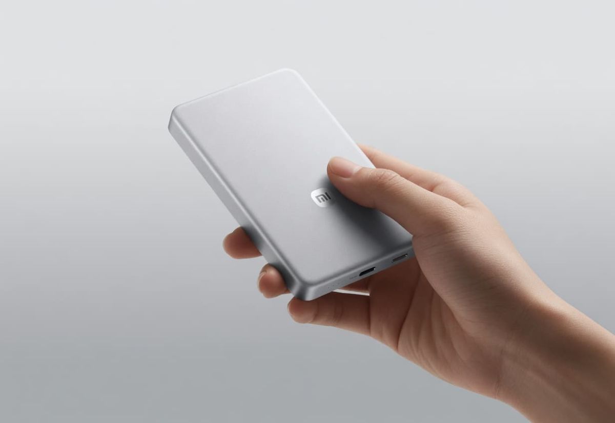 xiaomi-представила-новый-магнитный-аккумулятор,-с-которым-пустят-в-самолёт:-13,2-мм,-45-Вт-и-поддержка-android-и-iphone