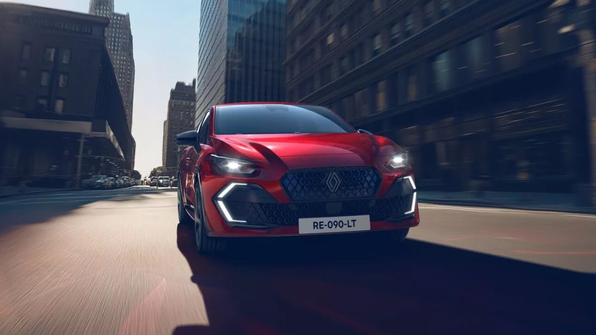 Представлен-renault-clio-нового-поколения-с-запасом-хода-1000-км