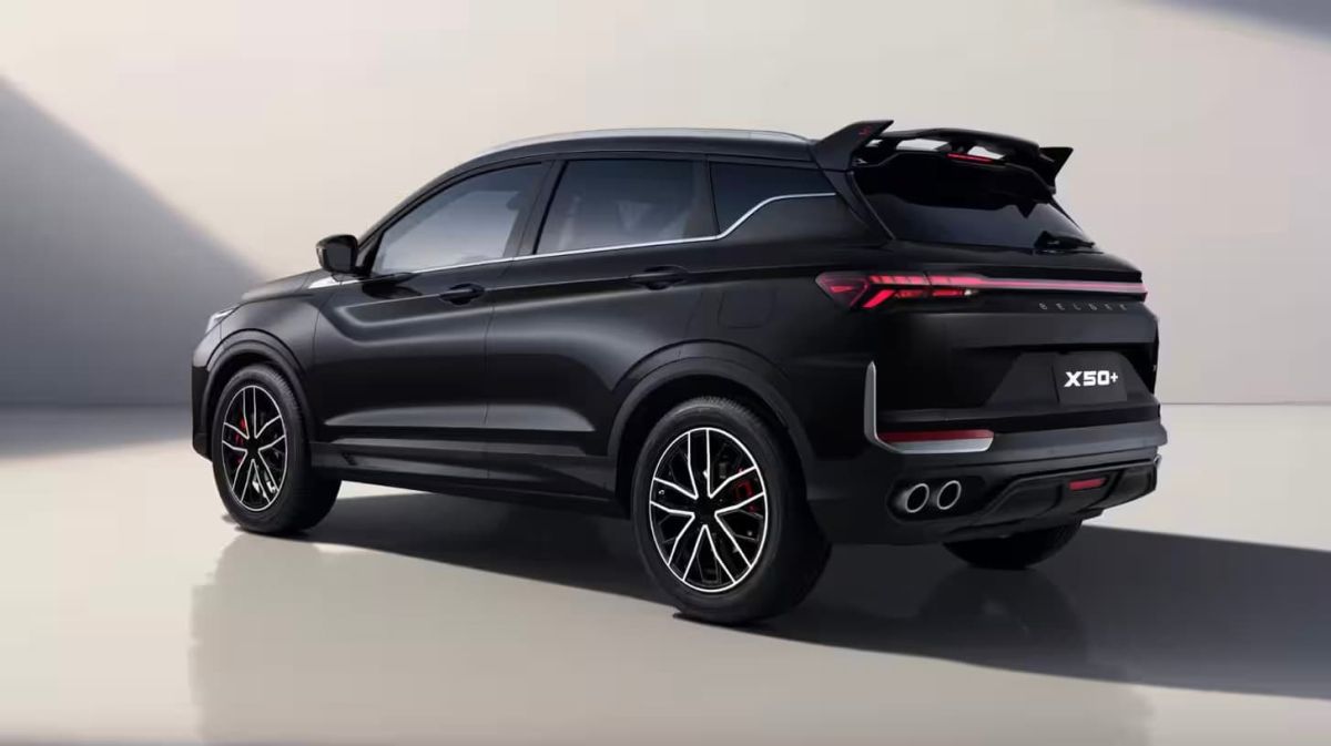В-России-начались-продажи-белорусского-кроссовера-belgee-x50+-onyx:-147-лс.,-передний-привод-и-улучшенная-медиасистема-с-14-дюймовым-экраном-—-за-2,76-млн-рублей