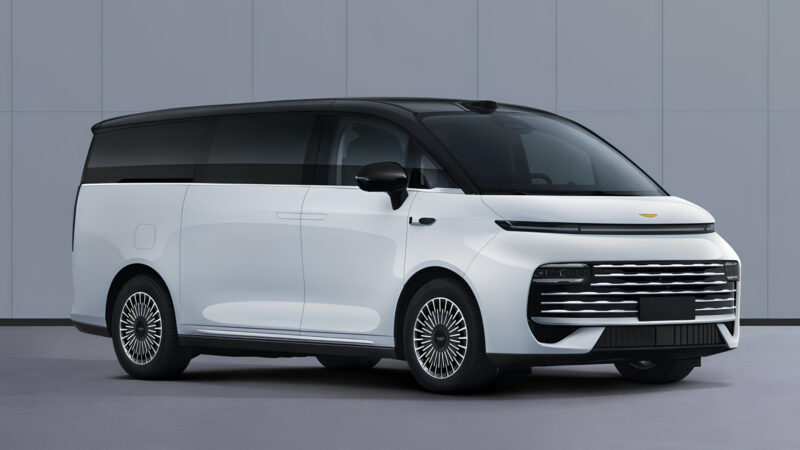 geely-представила-серию-премиальных-минивэнов-galaxy-v