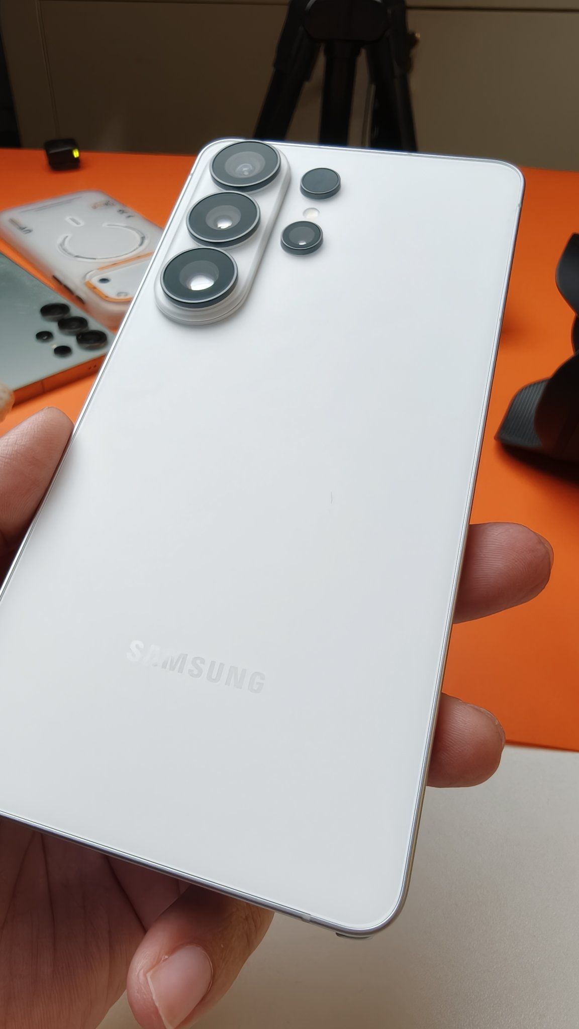 Блогер-купил-samsung-galaxy-s26-ultra-за-три-дня-до-премьеры:-опубликованы-фото-смартфона