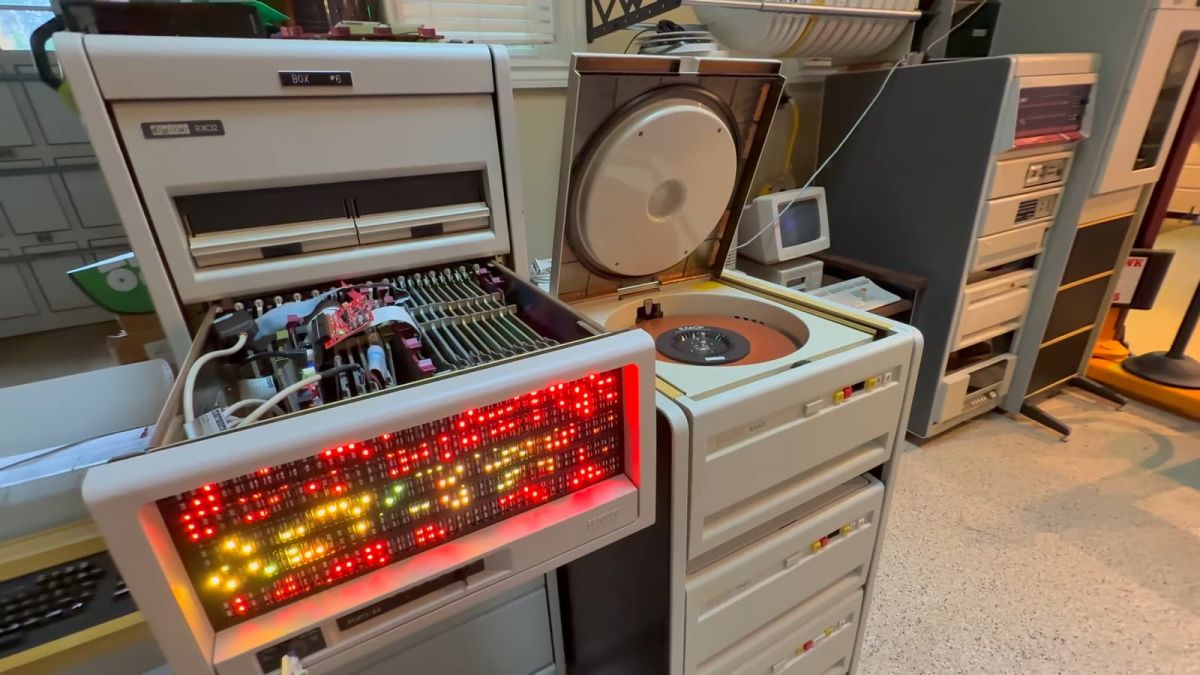 На-процессоре-50-летней-давности,-который-в-200-000-раз-слабее-apple-m2-ultra,-смогли-обучить-модель-трансформера.-Эксперимент-провёл-ветеран-microsoft