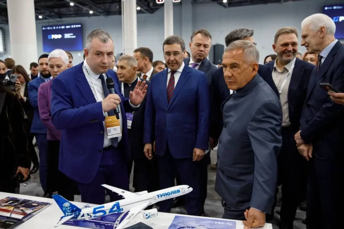 Совершенно-новый-российский-аналог-boeing-787-и-airbus-a350:-представлен-макет-перспективного-самолета-Ту-454