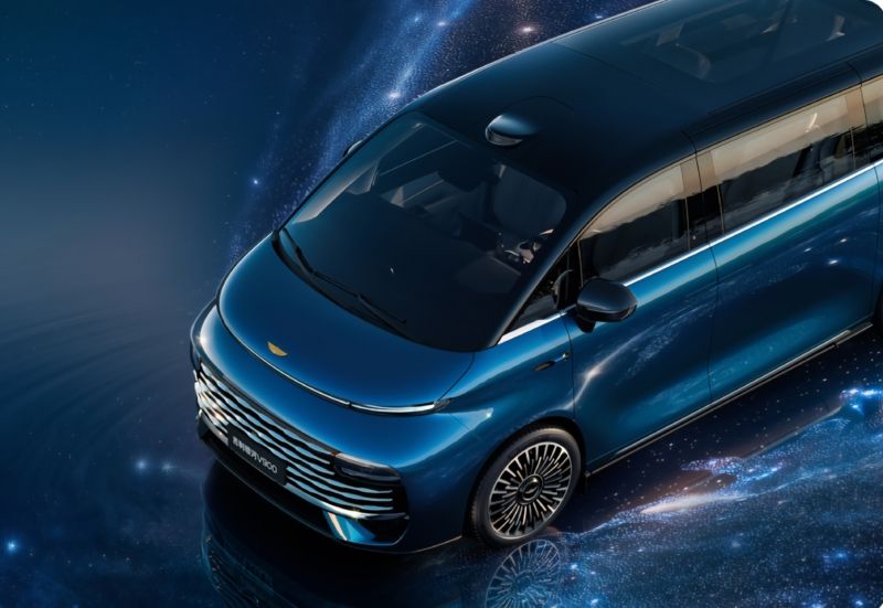 Первый-гибридный-минивэн-geely-с-запасом-хода-1200-км:-предзаказы-на-galaxy-v900-открыли-в-Китае