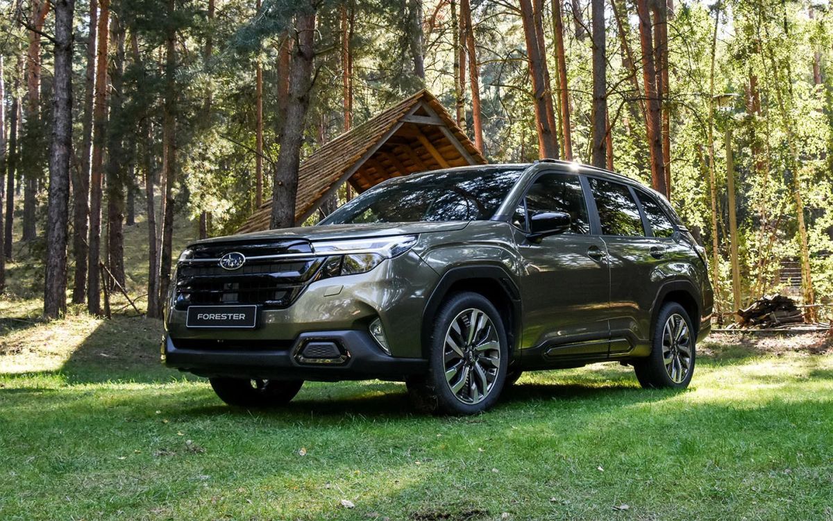 Новый-subaru-forester-шестого-поколения-уже-появился-у-официальных-дилеров-в-России:-атмосферный-мотор,-полный-привод,-гарантия,-топовое-оснащение-—-за-7,6-млн-рублей