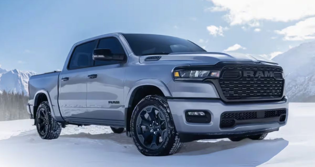 jac-t9 —-самый-популярный-пикап-в-России-в-2025-году,-продажи-УАЗ-«Пикап»-упали-на-39%,-а-вот-у-американских-ram-рост-на-16%:-статистика-от-«Автостат-Инфо»