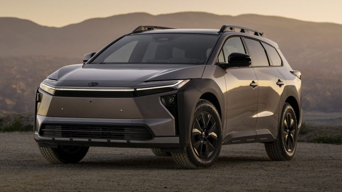Новый-аналог-rav4-от-японцев:-представлен-toyota-bz-woodland-2026,-он-выйдет-уже-в-марте