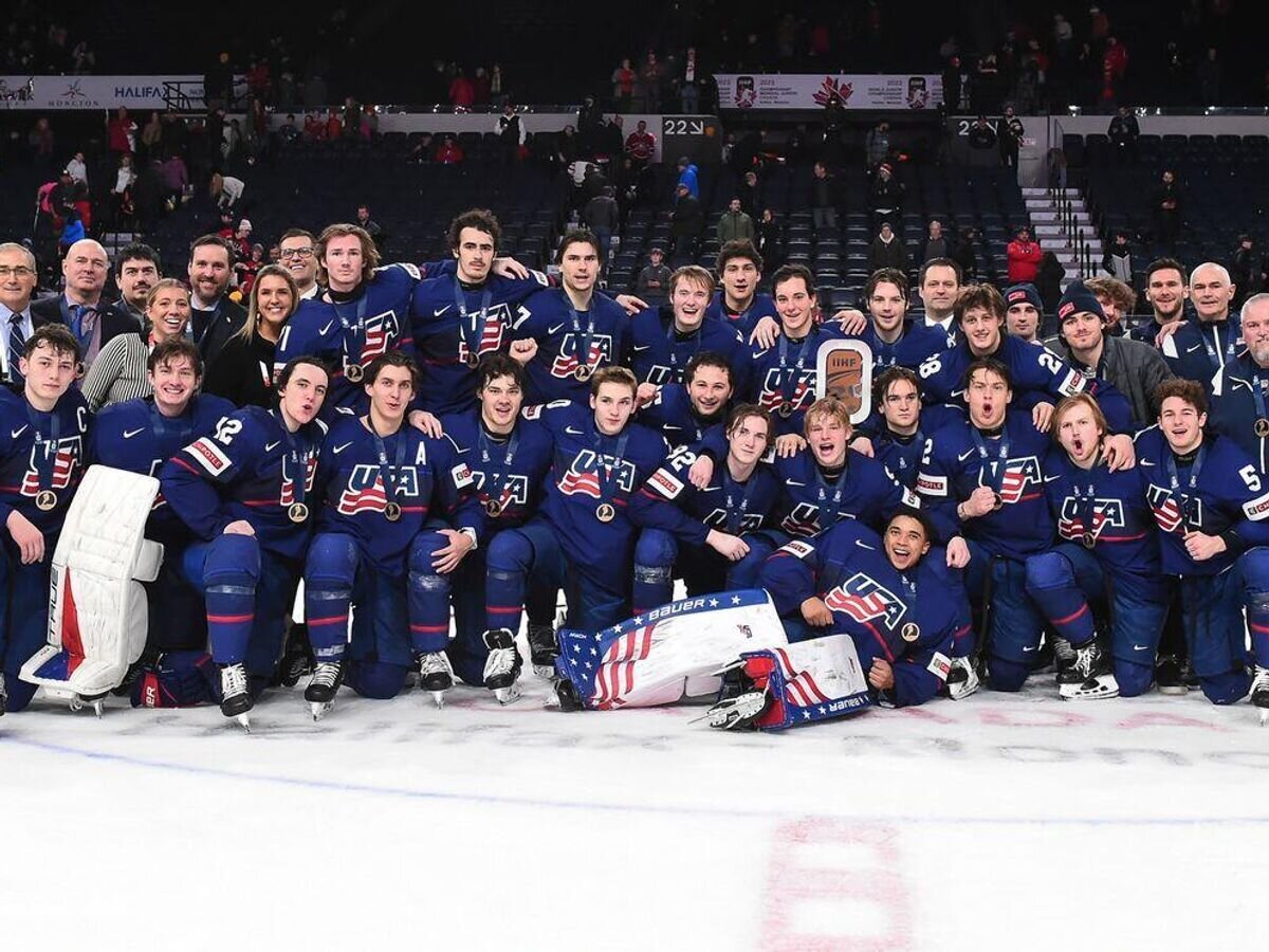 Сборная США победила Швецию и выиграла молодежный чемпионат мира по хоккею