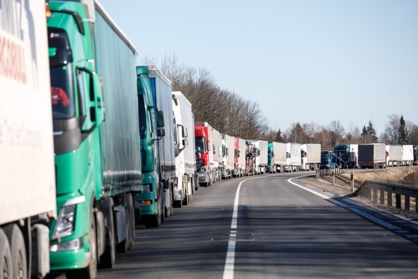 На границе Польши и Украины стоит очередь из 2 тыс. грузовиков