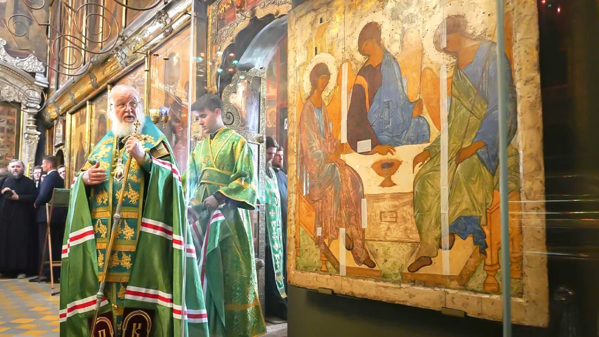 «Троица» Андрея Рублева доставлена в храм Христа Спасителя