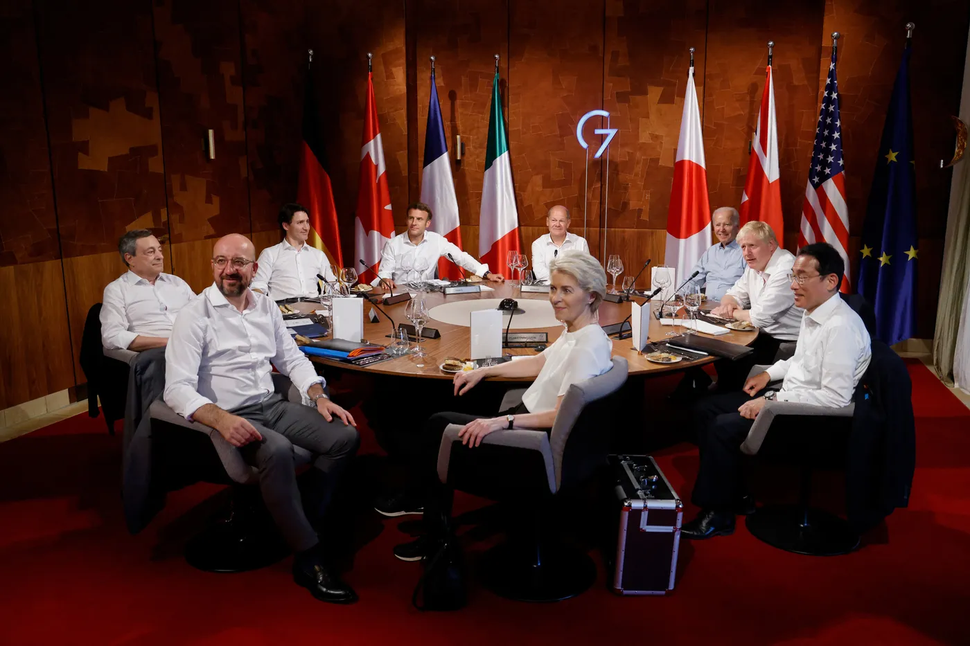 G7