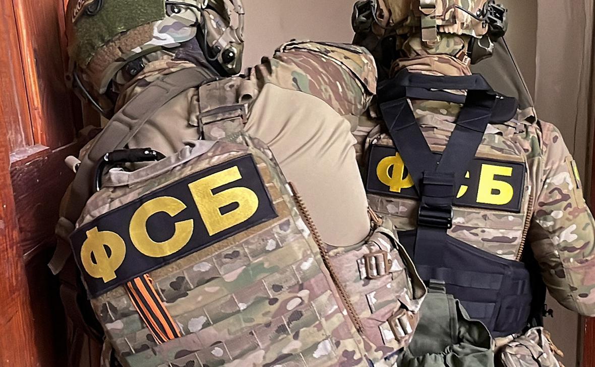 ФСБ-задержала-пытавшихся-поджечь-релейный-шкаф-диверсантов