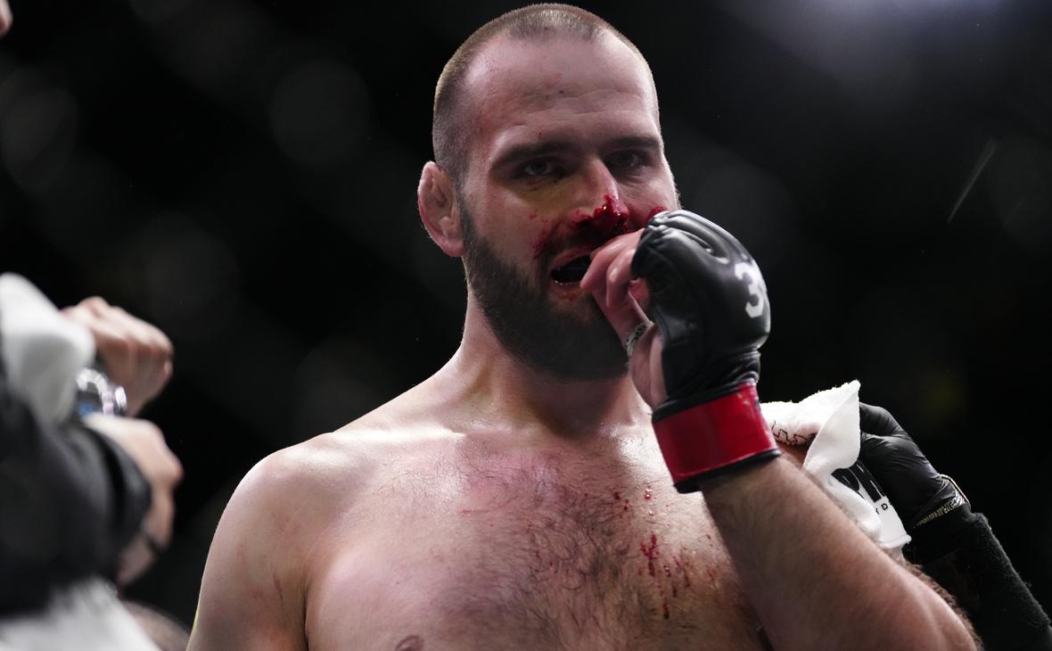 Одного-из-лучших-тяжеловесов-ufc-отчислили-из-промоушена-после-семи-побед