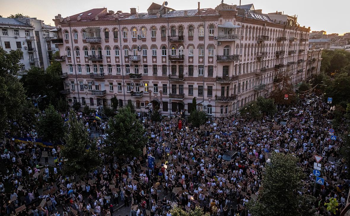 wsj-описала-лидеров-«протеста-картонок»-на Украине