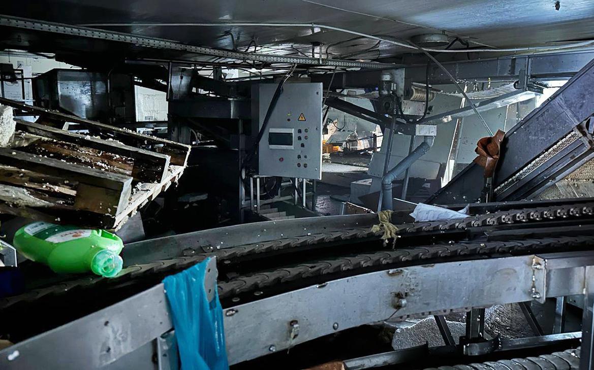 Появились-фотографии-разрушенного-цунами-рыбзавода на Курилах