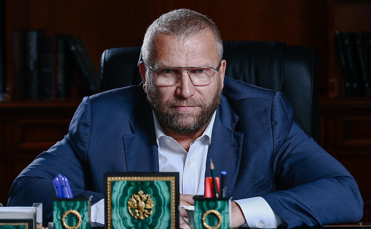 Глава-таможни-рассказал-о-ночной-встрече-с-водителями-в-очереди-фур