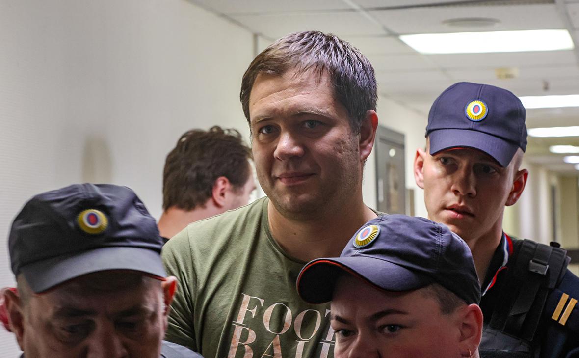 Полицейские-в-суде-заявили,-что-главред-baza-знал-об-их-должностях-в-МВД