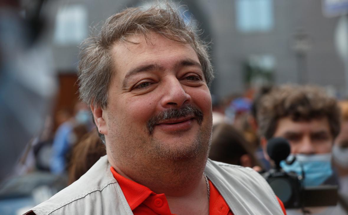 Суд-в-Москве-заочно-арестовал-писателя-Дмитрия-Быкова