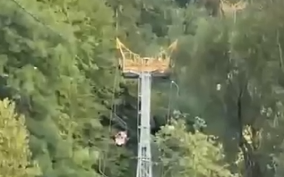 В-курортной-зоне-Нальчика-оборвалась-канатная-дорога