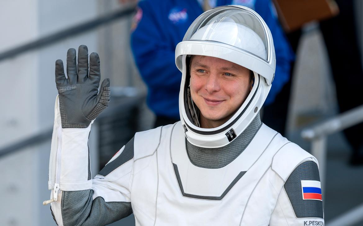Корабль-crew-dragon-с-космонавтом-«Роскосмоса»-вернулся-на-Землю