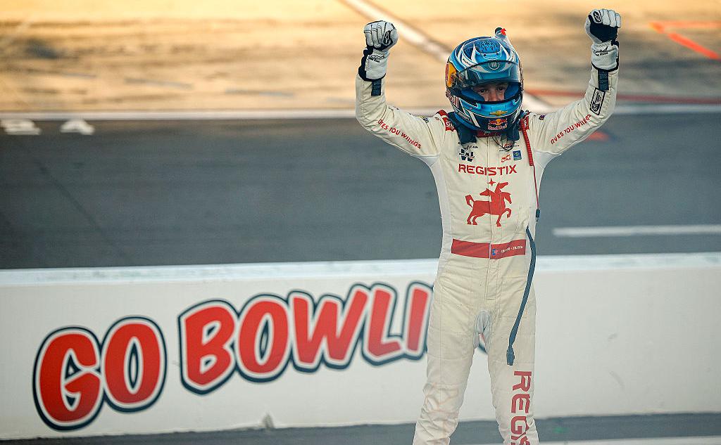 Лидер-гоночной-серии-nascar-сломал-ключицу-во-время-празднования-победы