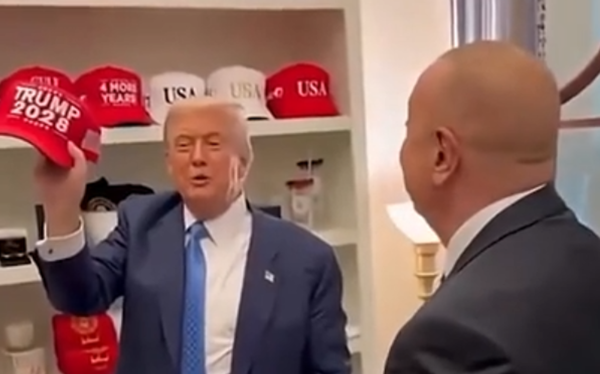 Трамп-привел-Алиева-в-свой-фирменный-магазин-в-Вашингтоне.-Видео