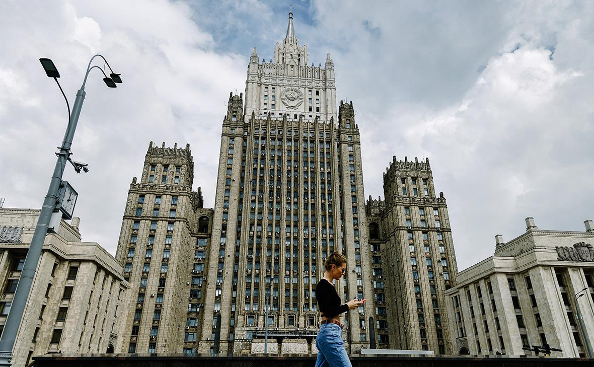 МИД-ответил-на-возможное-снятие-Баку-эмбарго-на-поставки-оружия-Киеву