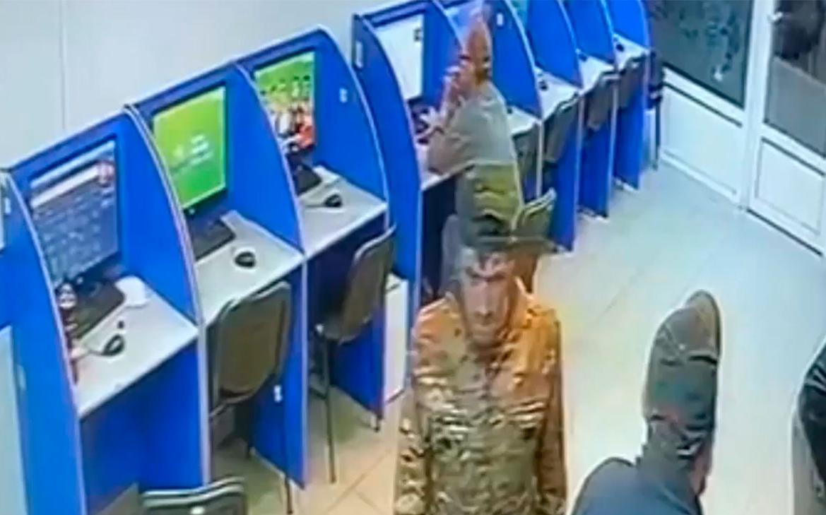 В-букмекерской-конторе-в-Петербурге-ранения-получили-три-человека.-Видео